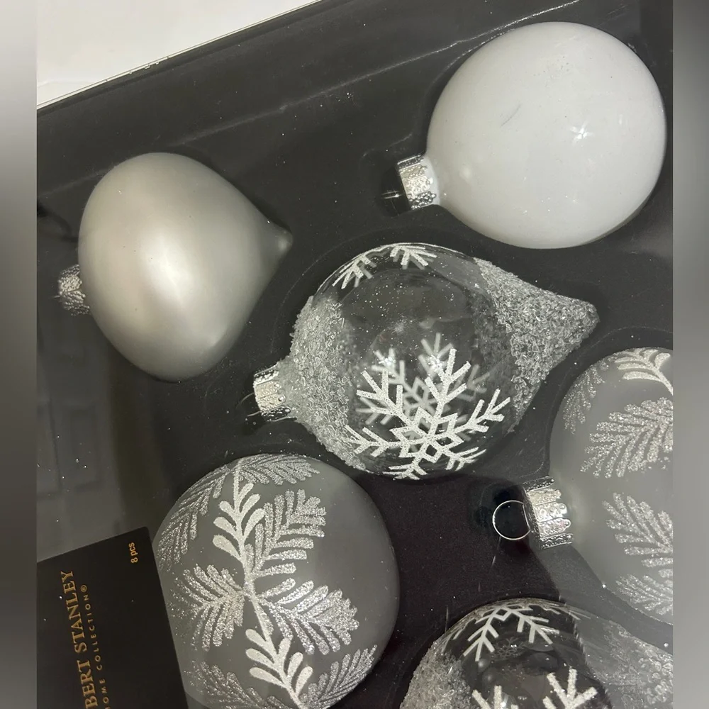 Robert Stanley SILVER & WHITE Bauble Christmas Ornaments Glass Set of 8 NEW